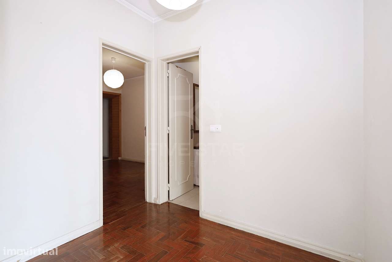 T4 Duplex - Parede - Vista Mar - Varanda - Garagem - Para Renovação-33