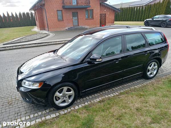 Volvo V50 D2 Momentum - 1