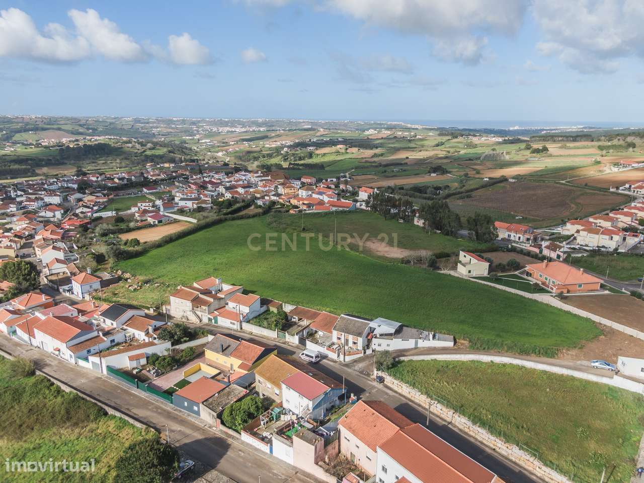 Terreno plano com 12.400m², inserido na pacata povoação de Sobral da L - Grande imagem: 3/25