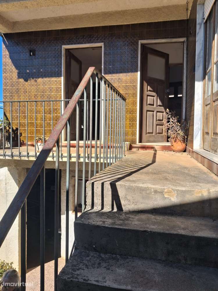 2 Moradias para Remodelação em Cernache-14
