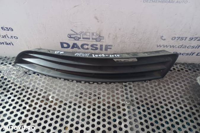 GRILA FATA STANGA / DREAPTA Volkswagen Passat B6  [din 2005 pana  2010] seria - 1