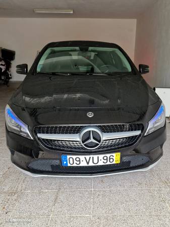 Mercedes-Benz CLA 180 d Shooting Brake - 11