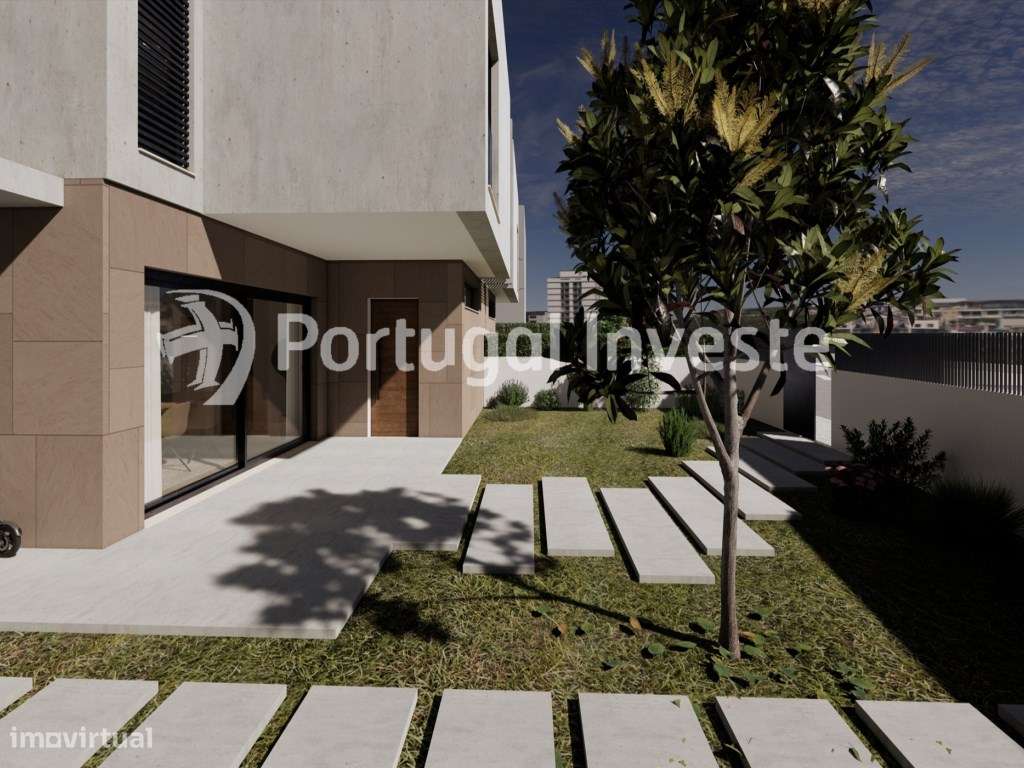 Vende 2 lotes para 2 moradias - T3 com 168m2 cada, Sobreda | Almada - Grande imagem: 2/30