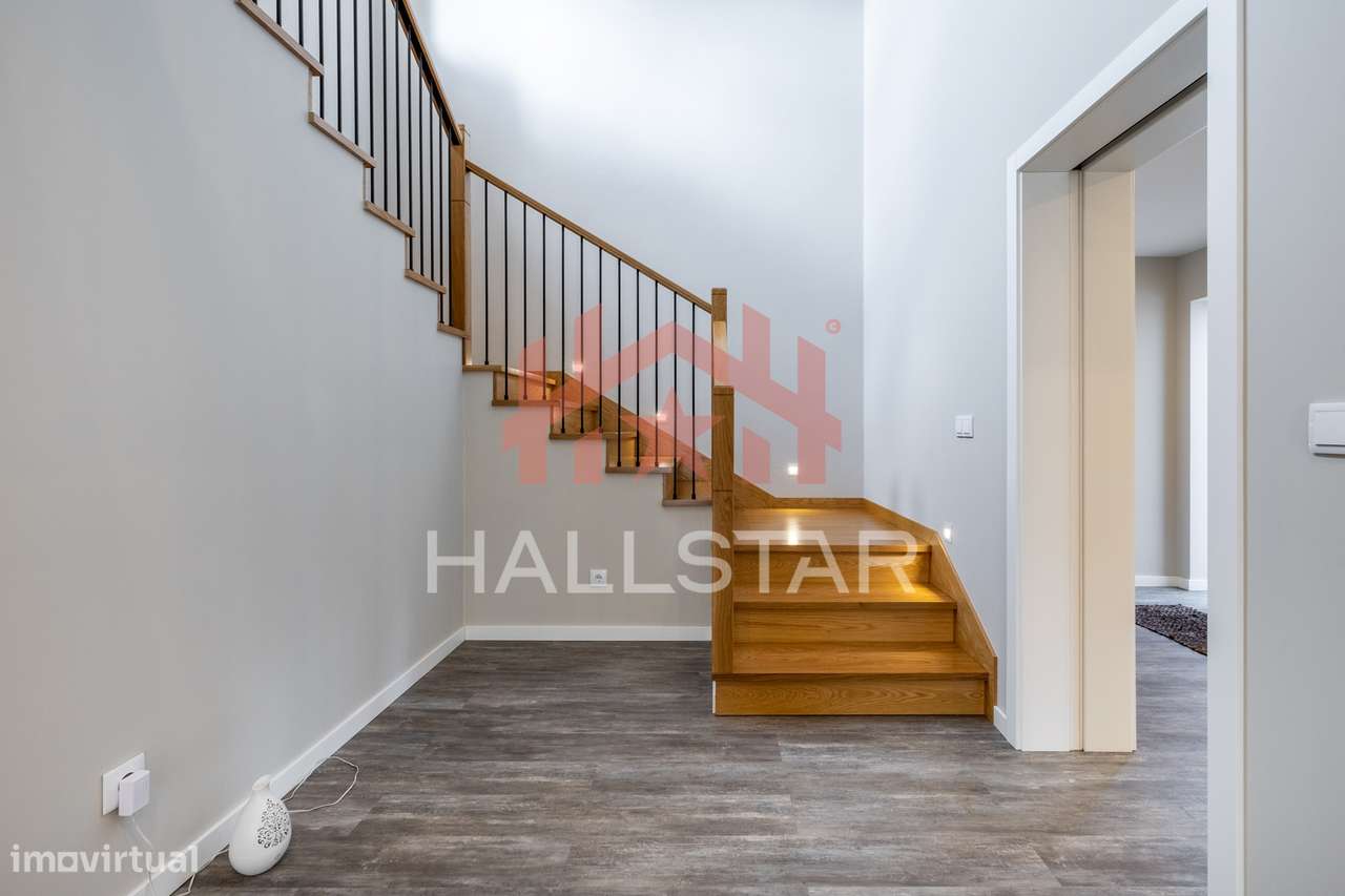 Moradia de Luxo T4 / Lote com 890m² / Marinha Grande-28