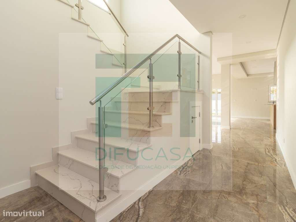 R128 Moradia T6 Azeitão-16