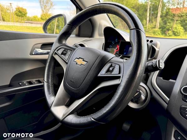 Chevrolet Aveo 1.6 LTZ - 27