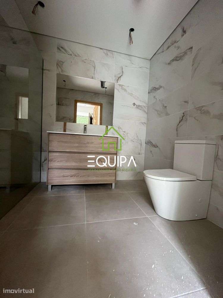 Andar Moradia T2 Rés do Chão Gondomar, Guimarães-10