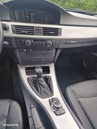 BMW Seria 3 318d DPF Touring Edition Sport - 19