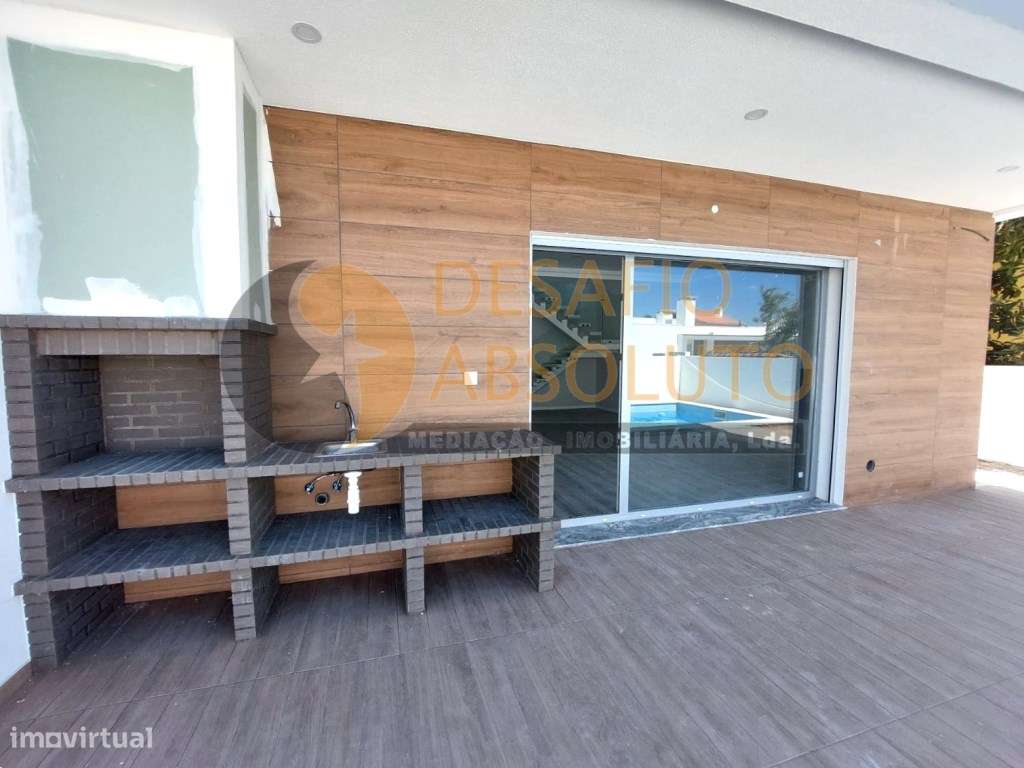 Moradia Isolada T4 C/ Piscina e Garagem - Brejos de Azeitão-10