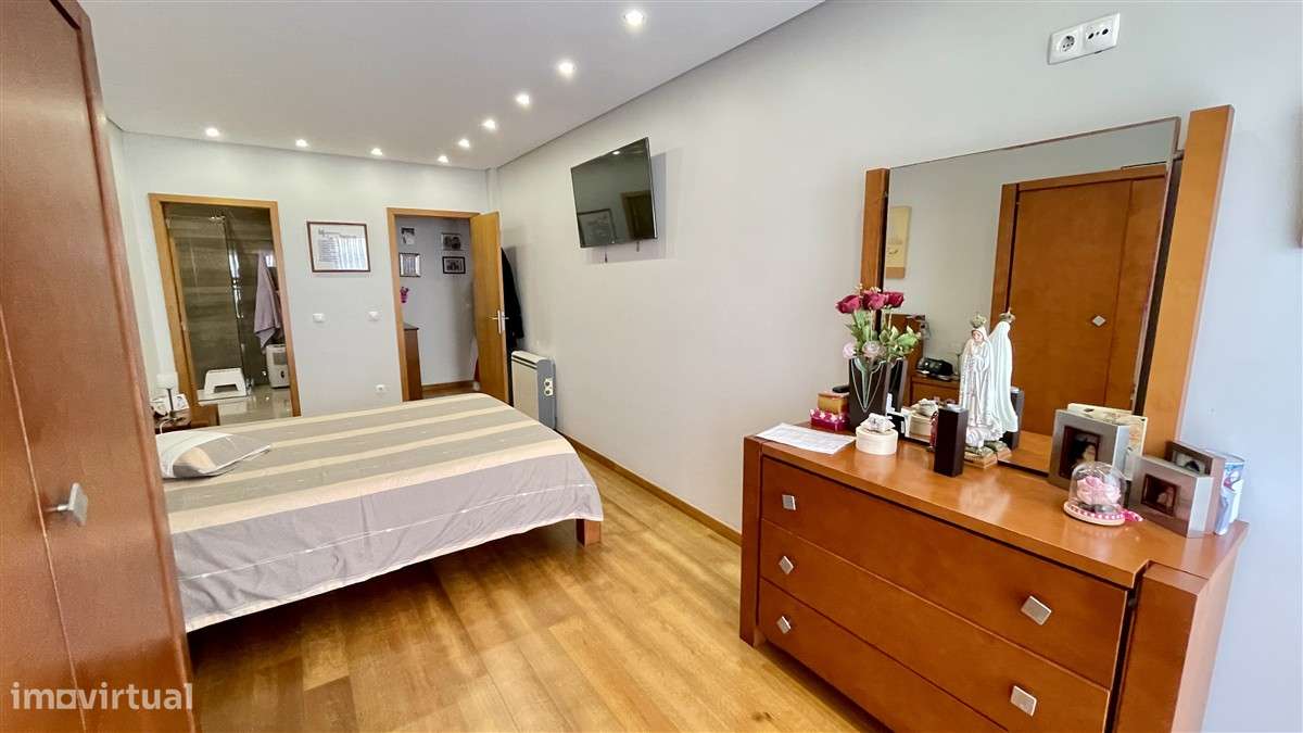 Andar de Moradia T2-Aver-o-Mar-Terraço-garagem fechada-13