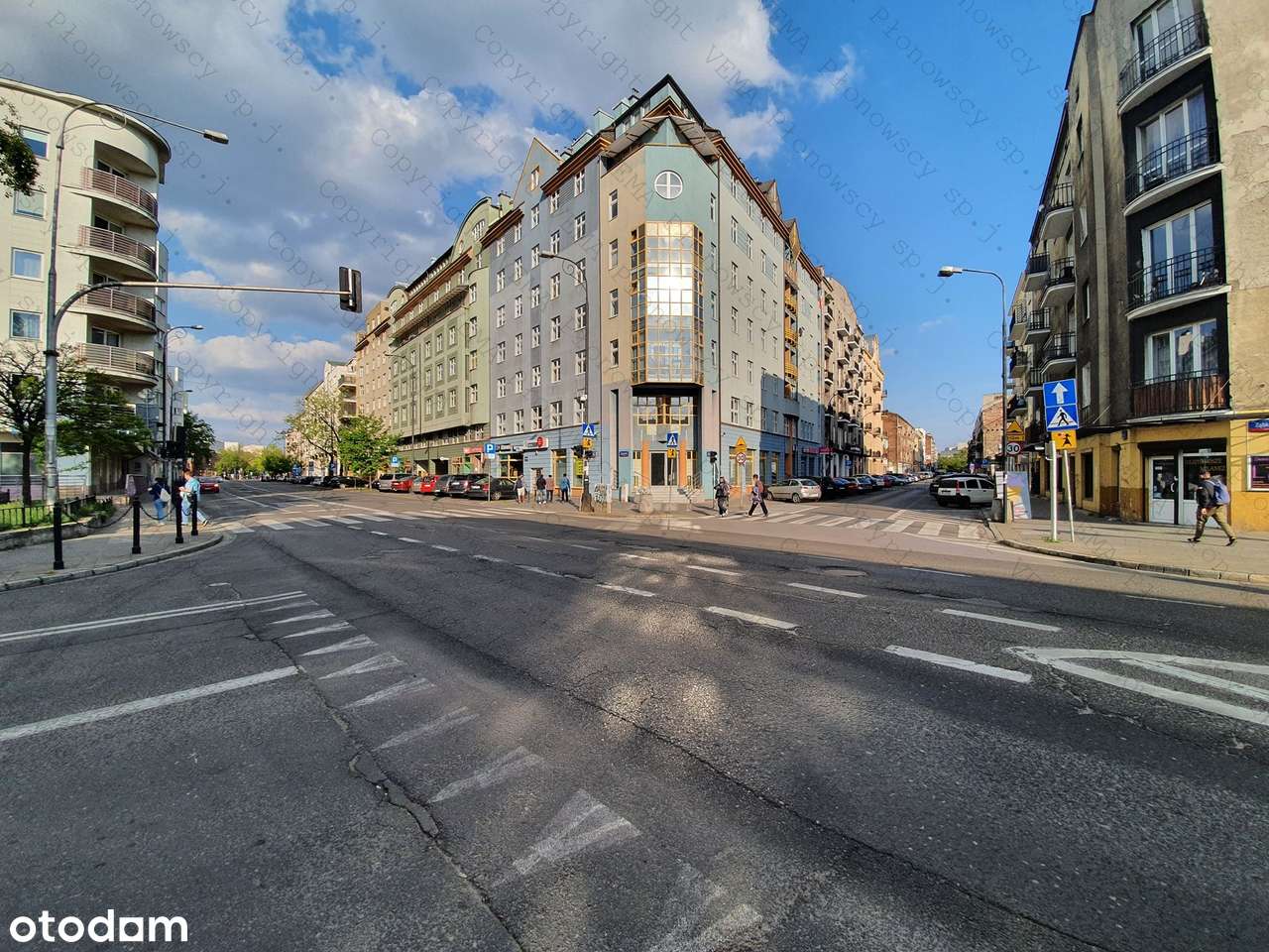 Dobrze WIDOCZNY przy SKRZYŻOWANIU ulic - Pełny obrazek: 1/8