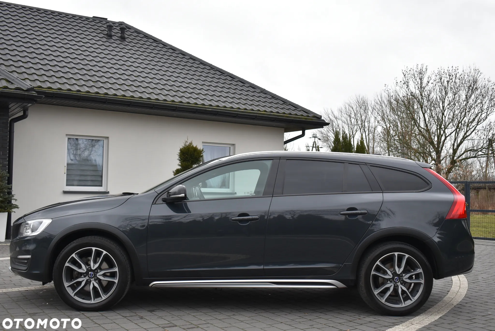 Volvo V60 Cross Country D4 AWD Geartronic Summum - 5