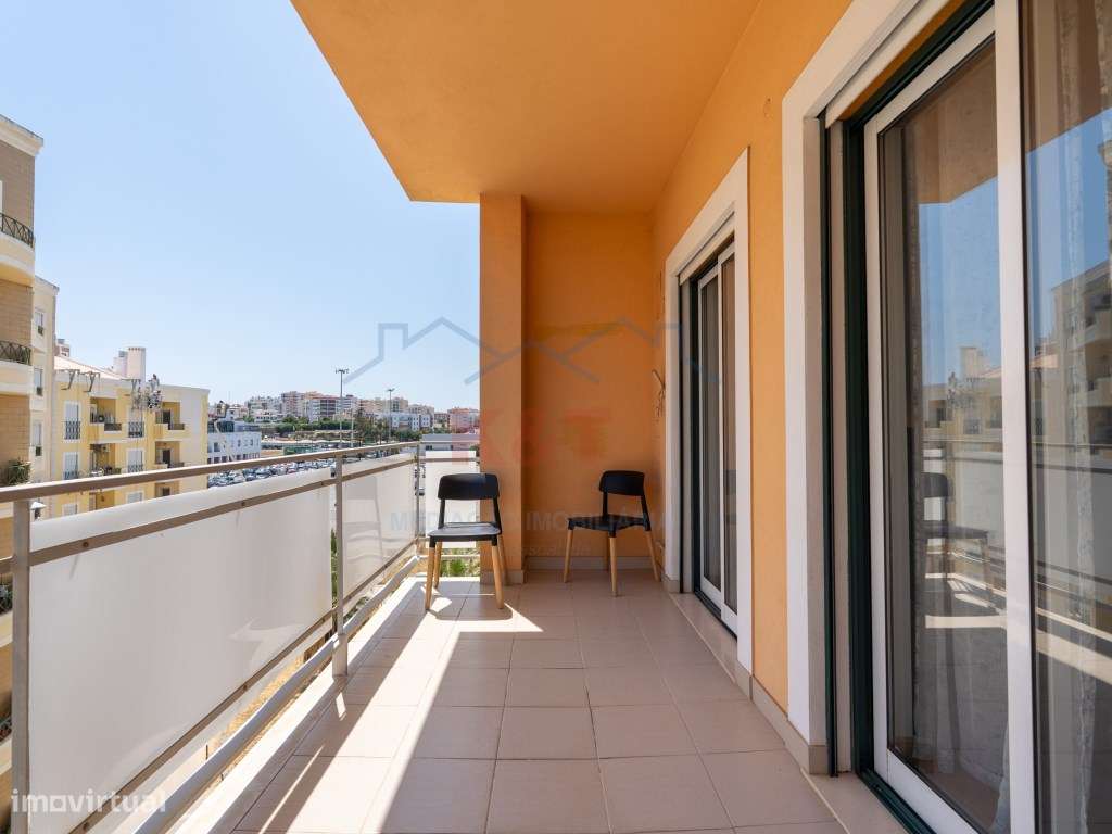 Apartamento T3 boas varandas com 2 lugares de garagem, bastante cen...-6