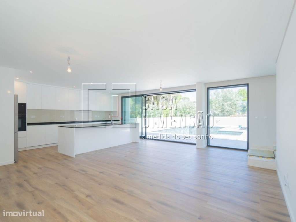 Moradia de Arquitectura Moderna de tipologia T3+1 em Oeiras com Pis...-5