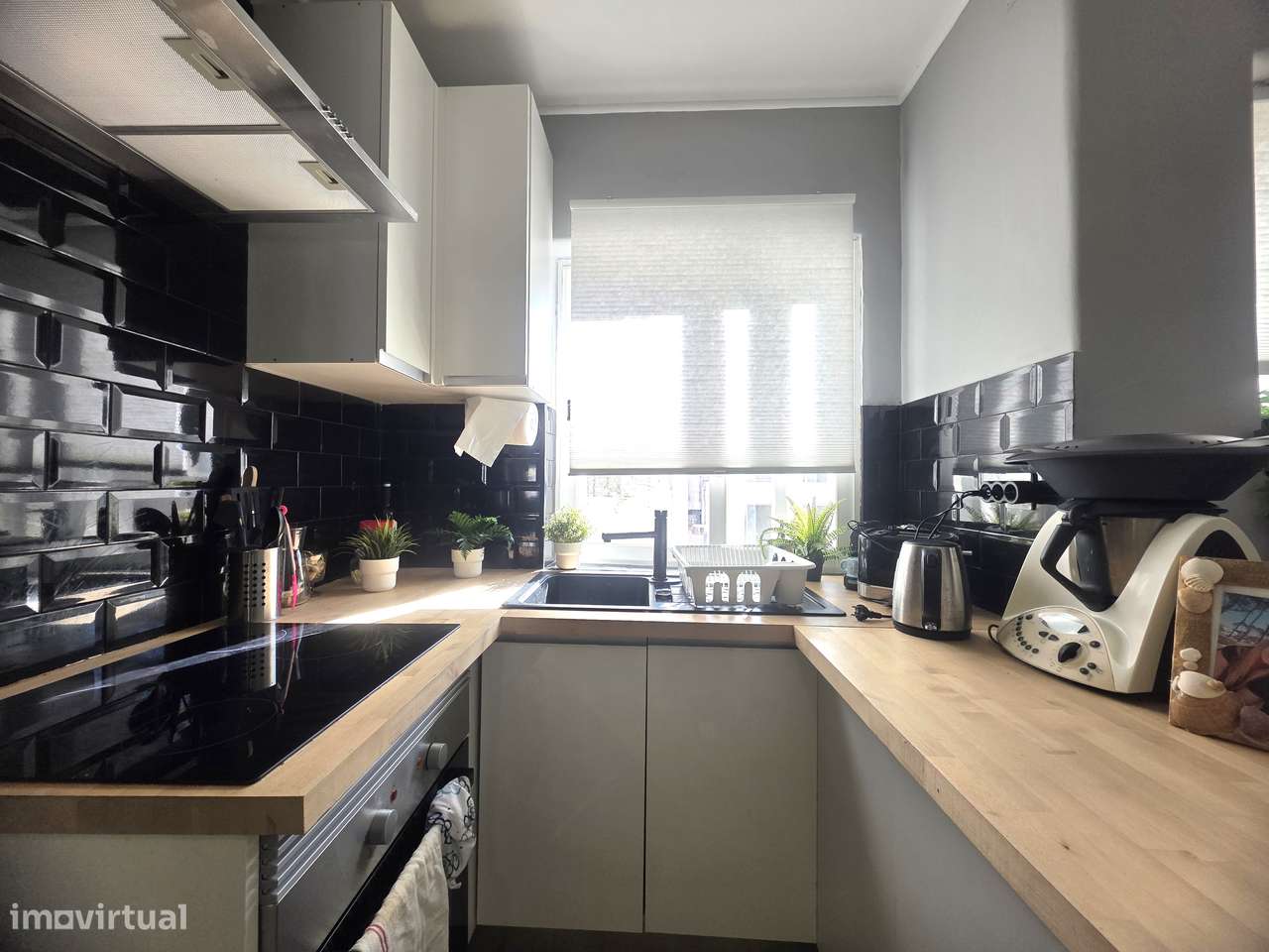 Apartamento T2 Duplex Recuperado - A 70m da Praia do Ouro-8