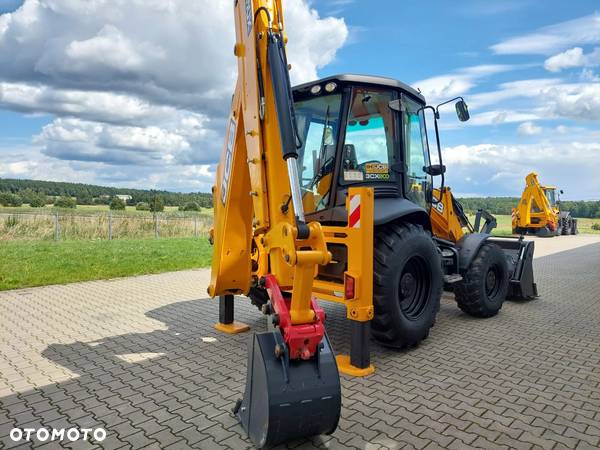 JCB 3CX Contractor - 12