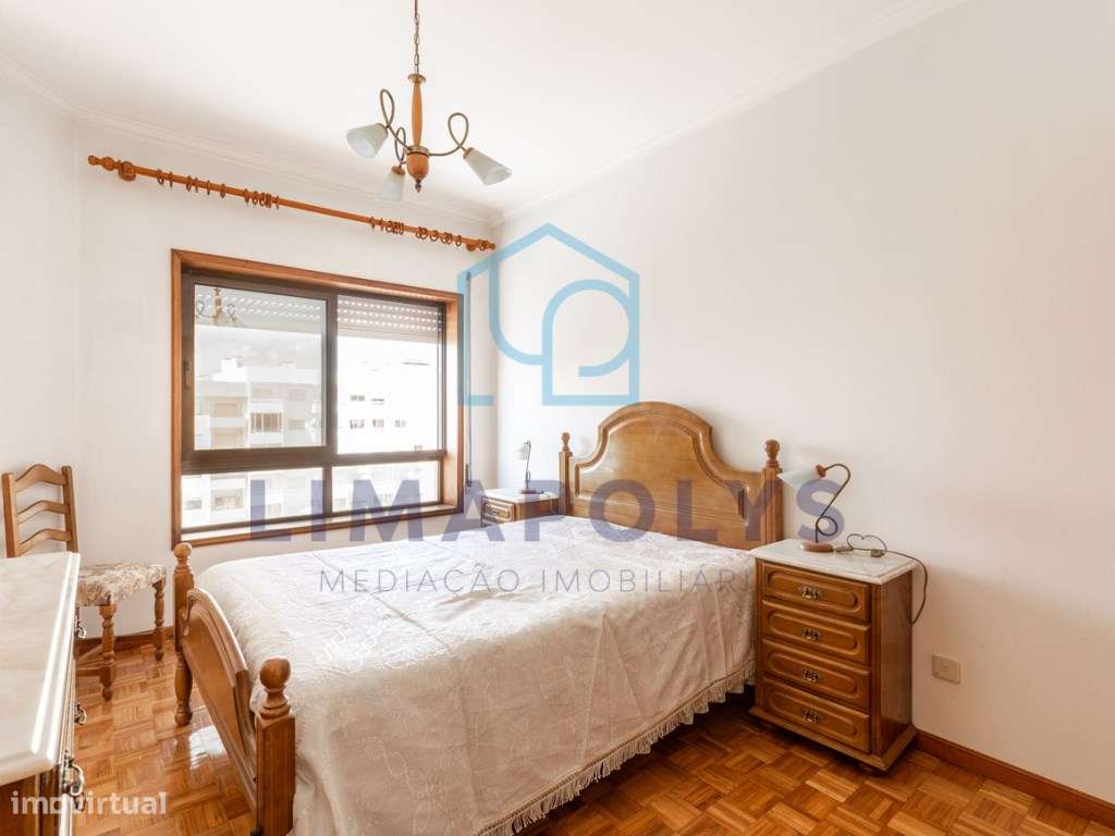 Apartamento T3 com amplas áreas e lugar de garagem-9