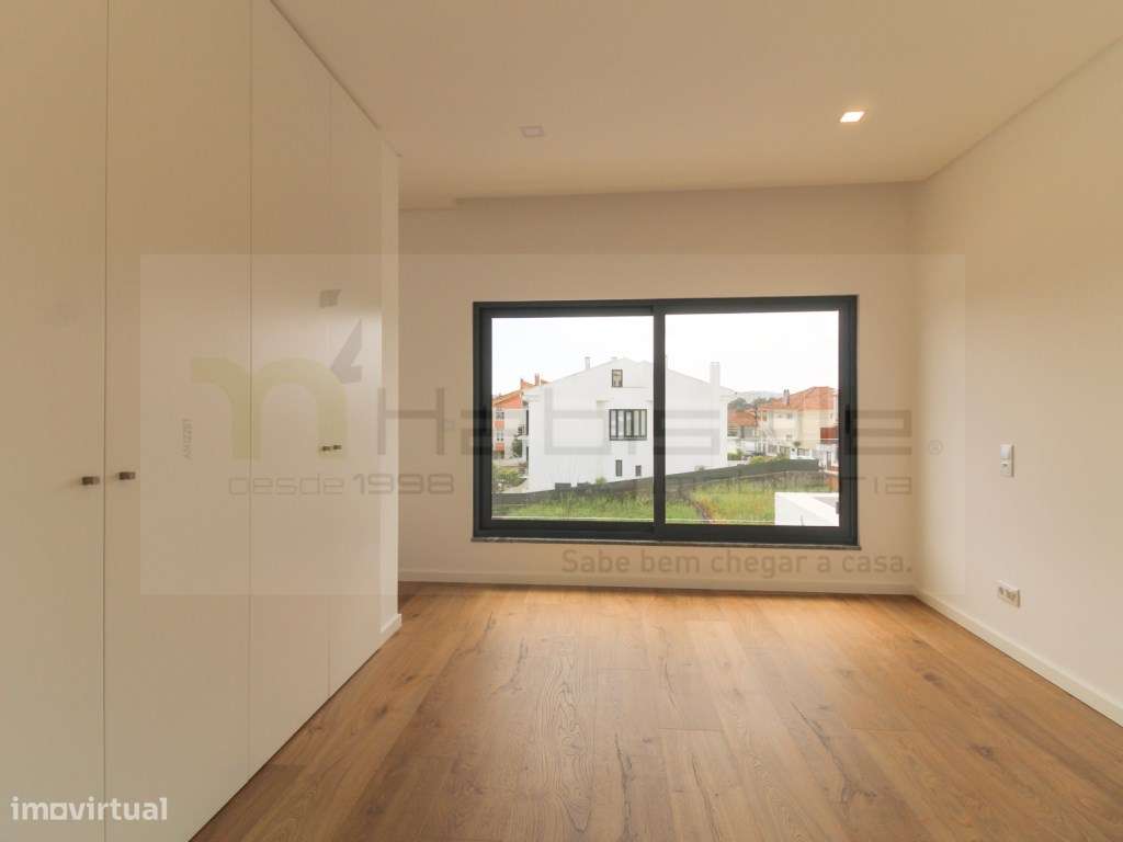 Moradia T4 em condomínio fechado em Loures, com piscina!-31