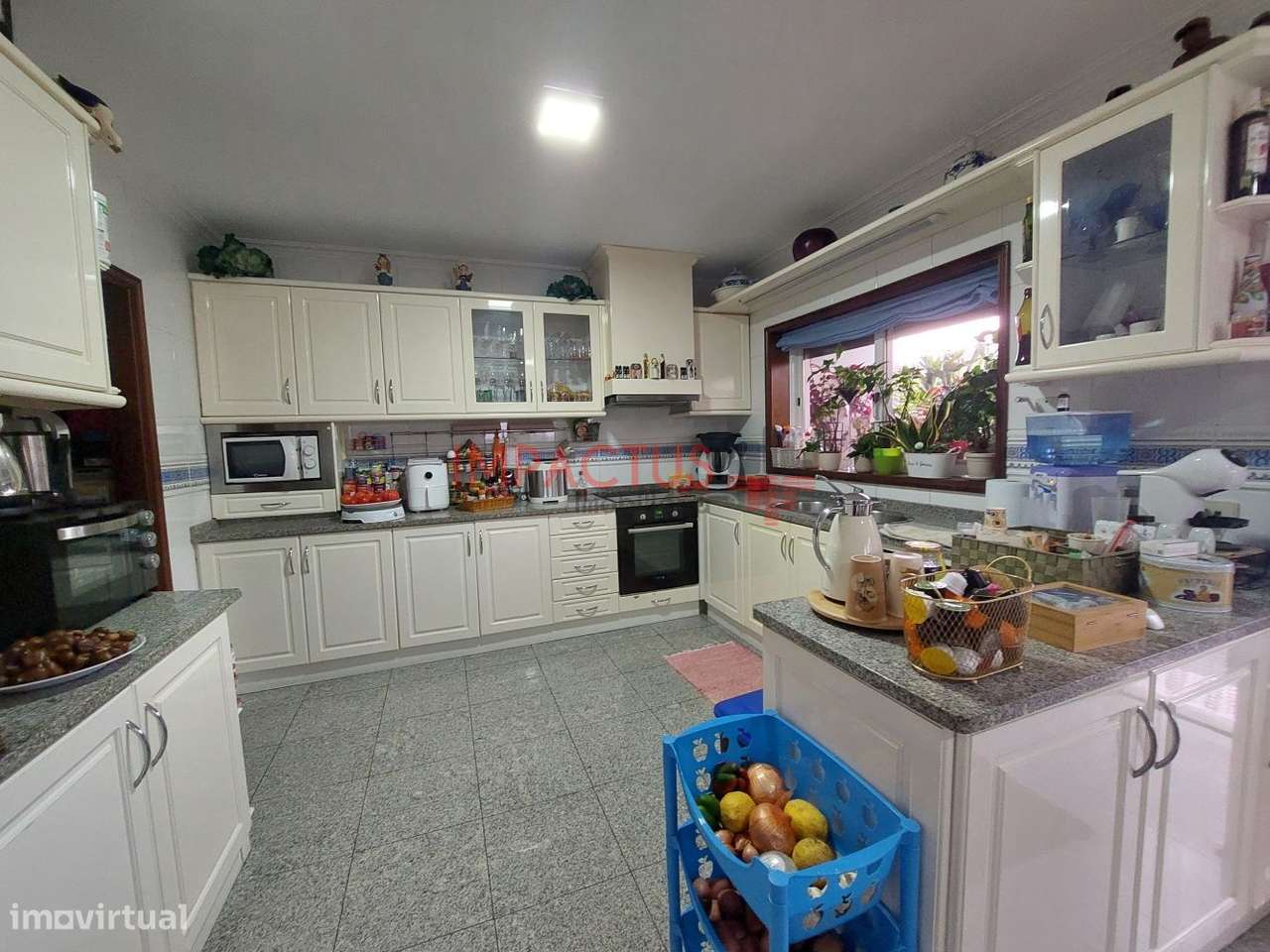 Moradia T4 de 3 pisos perto do centro da Maia - Grande imagem: 5/43