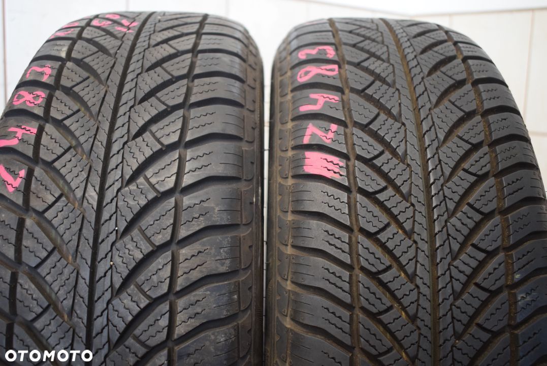 R16 205/60 Goodyear Ultragrip 8 Performance RSC - 1