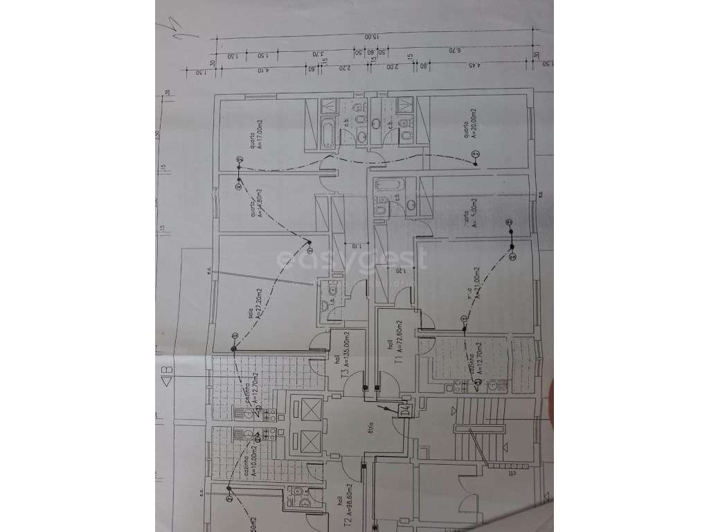 Apartamento T3 com 152 m2, com parqueamento na garagem localizado n...-23