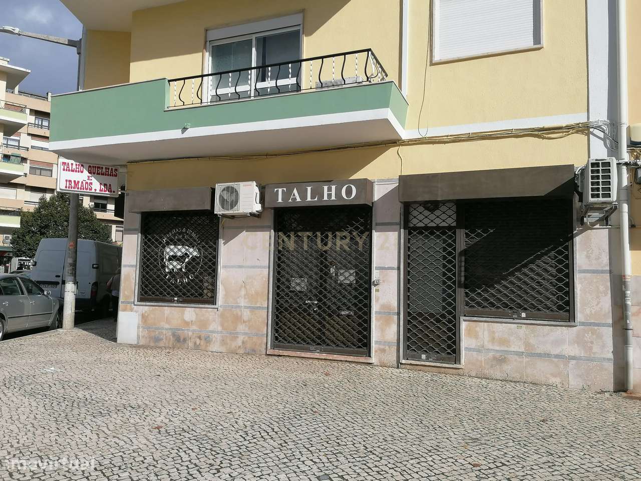 Loja com duas frentes no centro de Alverca - Grande imagem: 2/10