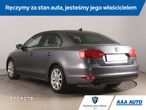 Volkswagen Jetta - 5