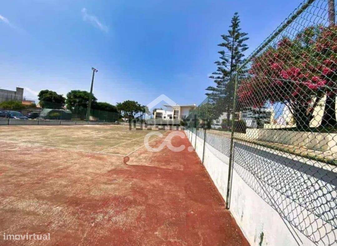 Apartamento TO convertido a T1 em condomínio fechado com 3 piscinas, c-9