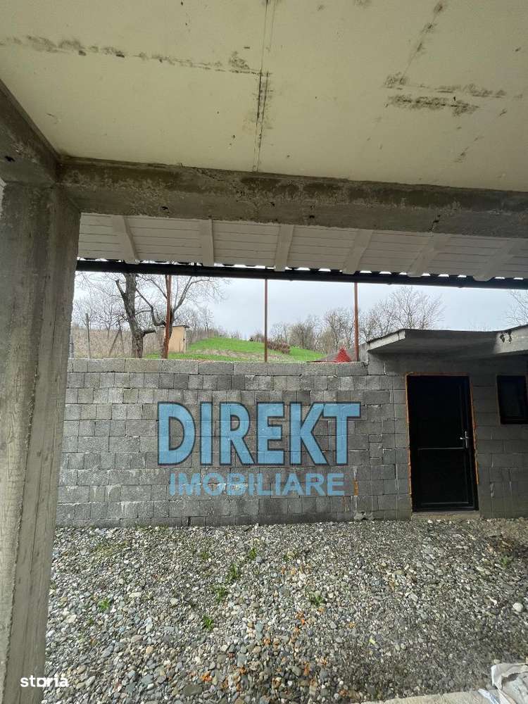 Casa la rosu in stadiu avansat, localitatea Monariu-9