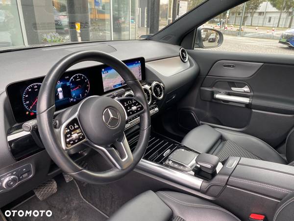 Mercedes-Benz GLA 200 Progressive - 4