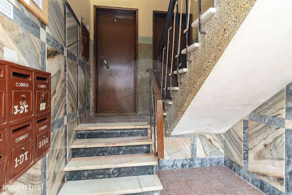 Apartamento T1 com duas varandas no Alto do Seixalinho - Grande imagem: 3/23