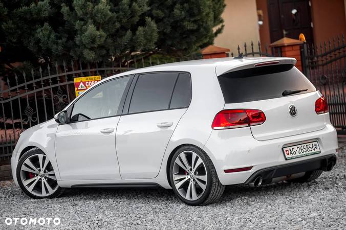 Volkswagen Golf VI 2.0 TSI GTI DSG - 10