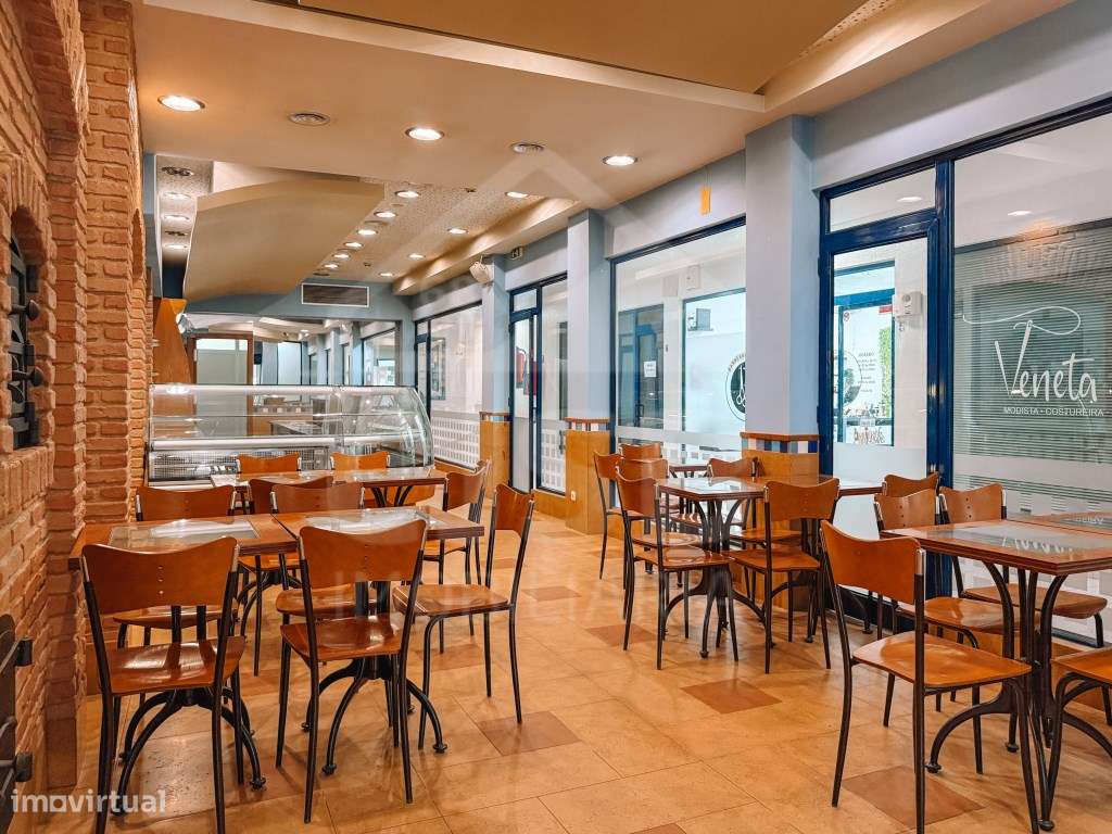 Café no centro de Benavente - Grande imagem: 5/17