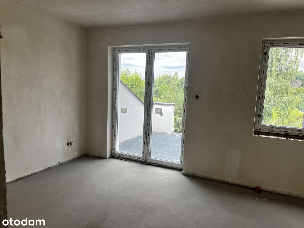 Segment środkowy 180 m² - 8 min od WKD Nowa Wieś , 7 min od Szkoły-3