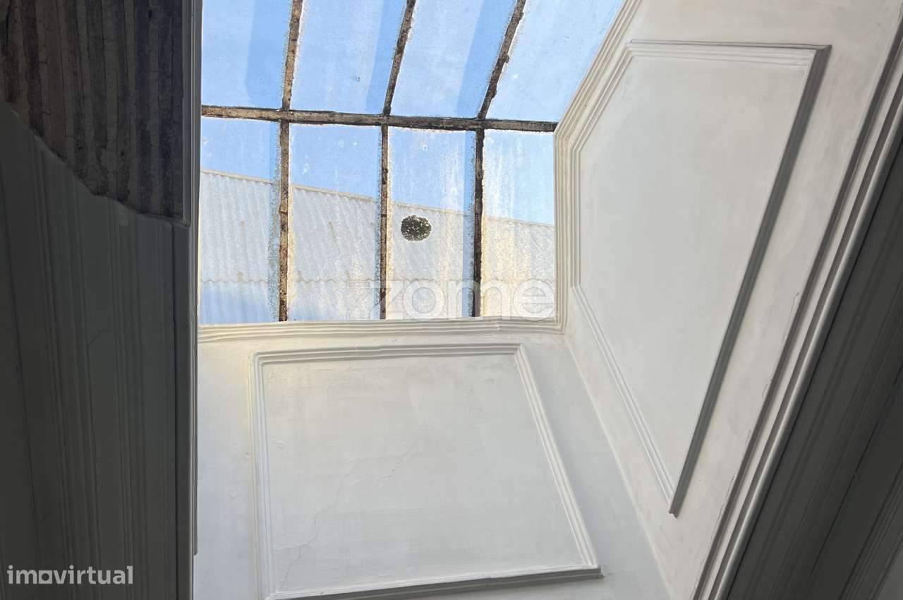 Edifício para reabilitação no Carvalhido, Cedofeita, Porto - Grande imagem: 4/44