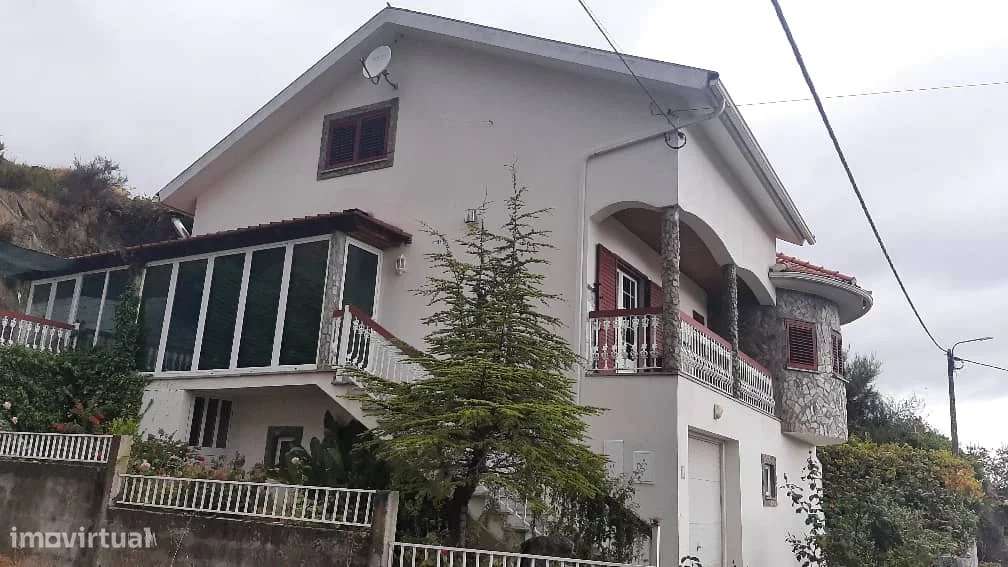 Moradia em Tabuaço: 3 Quartos e Churrasqueira - Grande imagem: 4/60