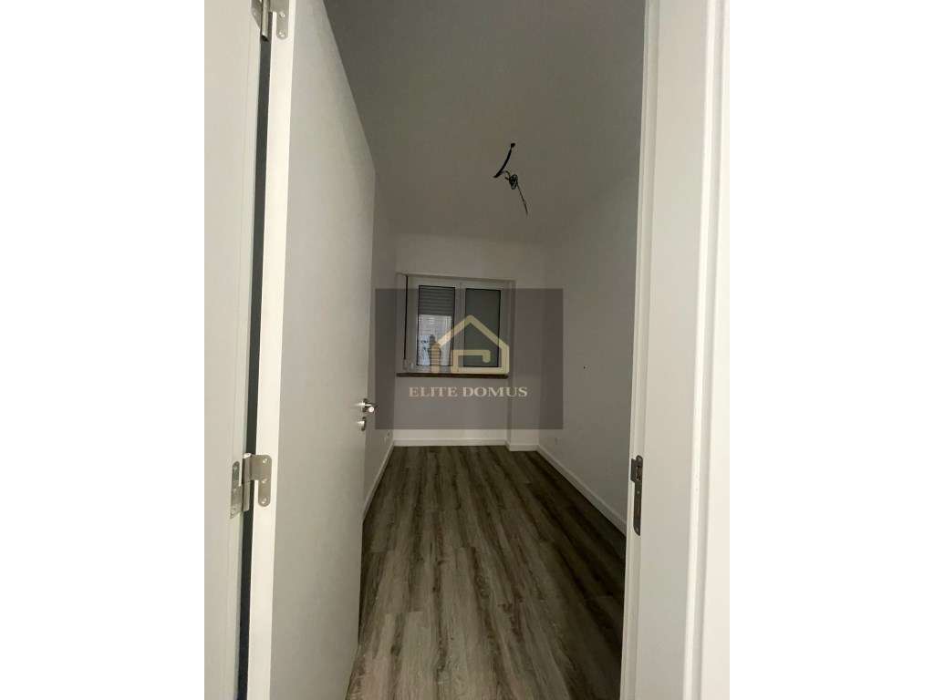 T2 com terraço, totalmente remodelado, Alfornelos!-8