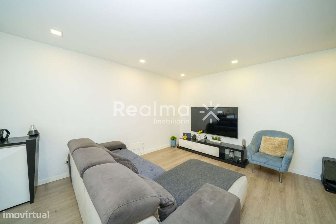 Apartamento T3 Areal- Totalmente Renovado-13