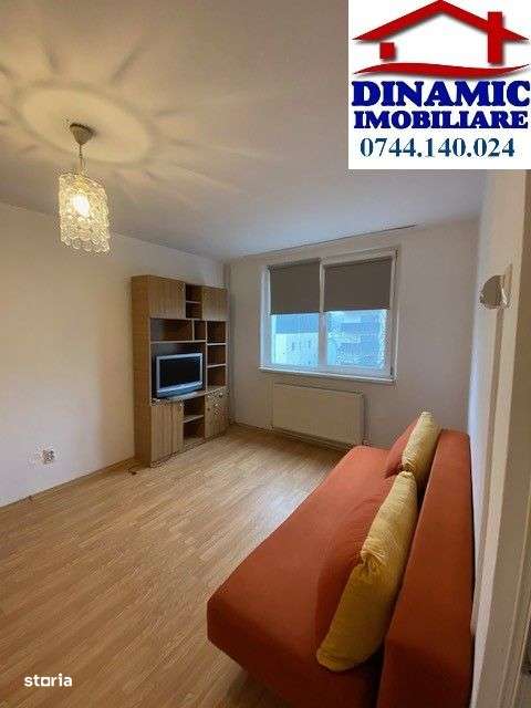 Apartament 2 camere, etaj 3, central, 300 euro/lunar - Imagine principală: 1/18