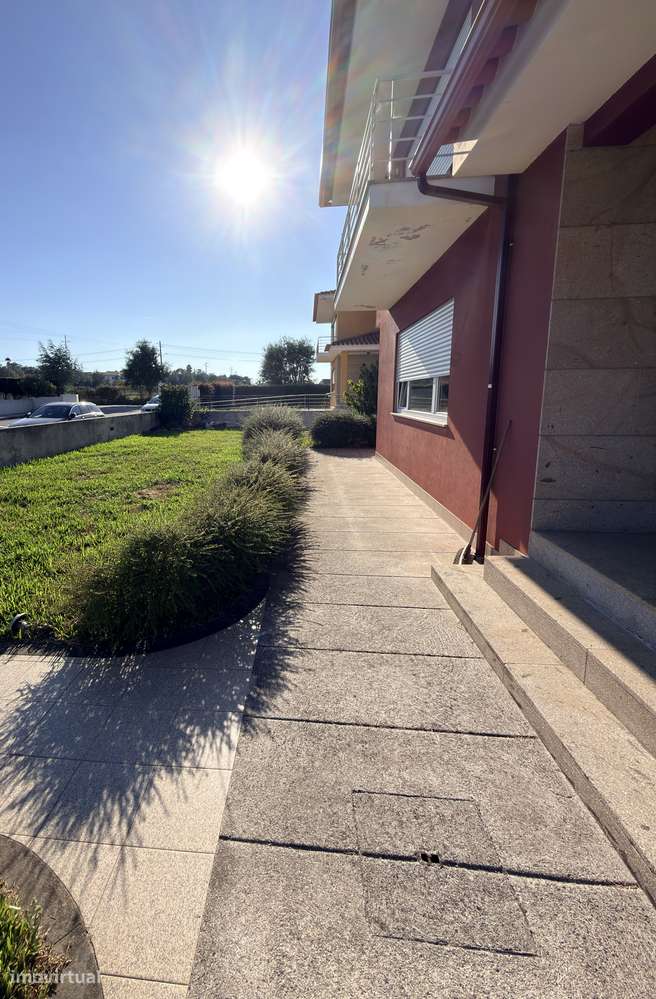 Moradia T4 com jardim e garagem em Ponte de Lima-9
