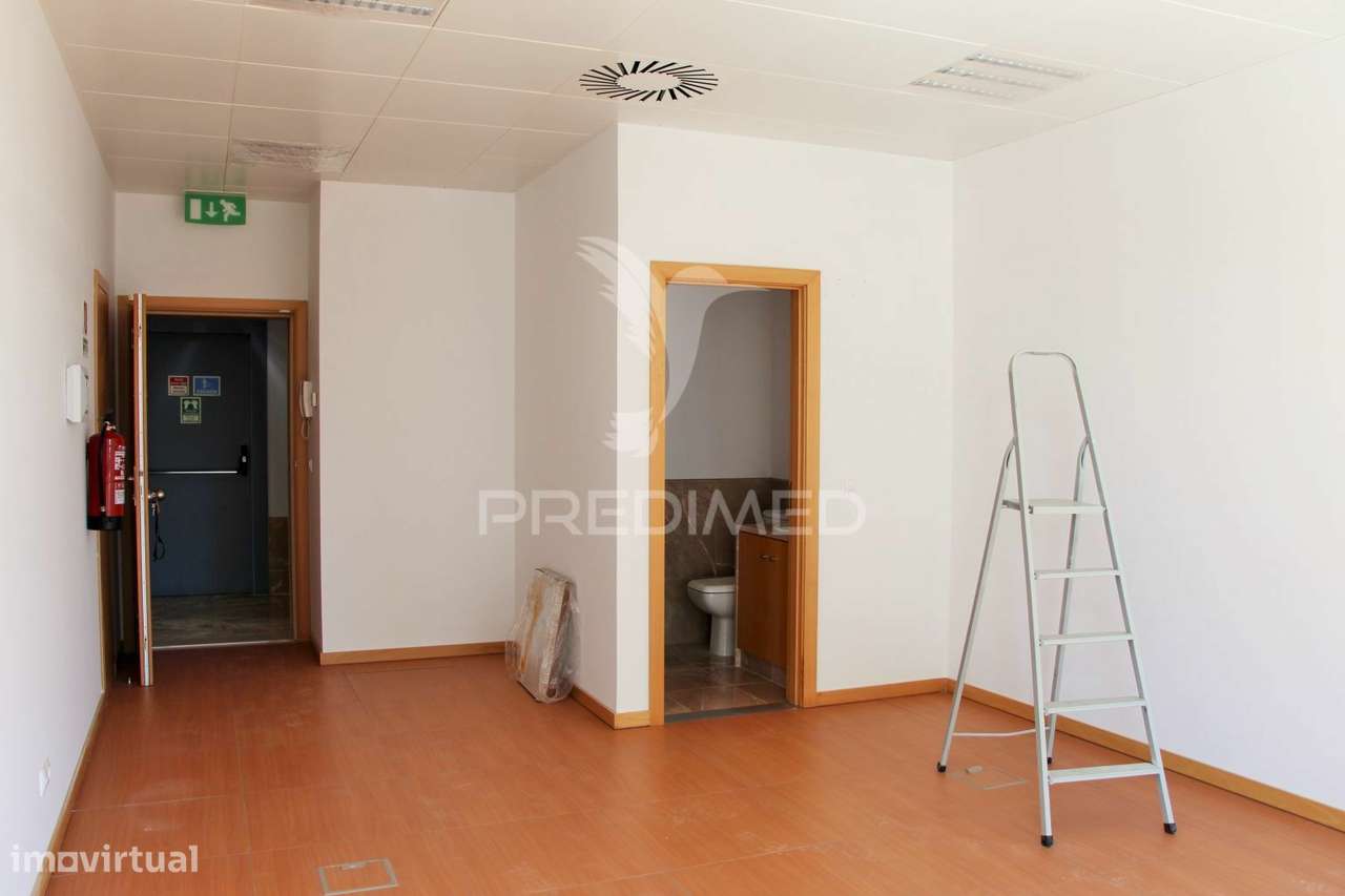 Escritório novo com vista rio - Parque das Nações - Grande imagem: 5/13