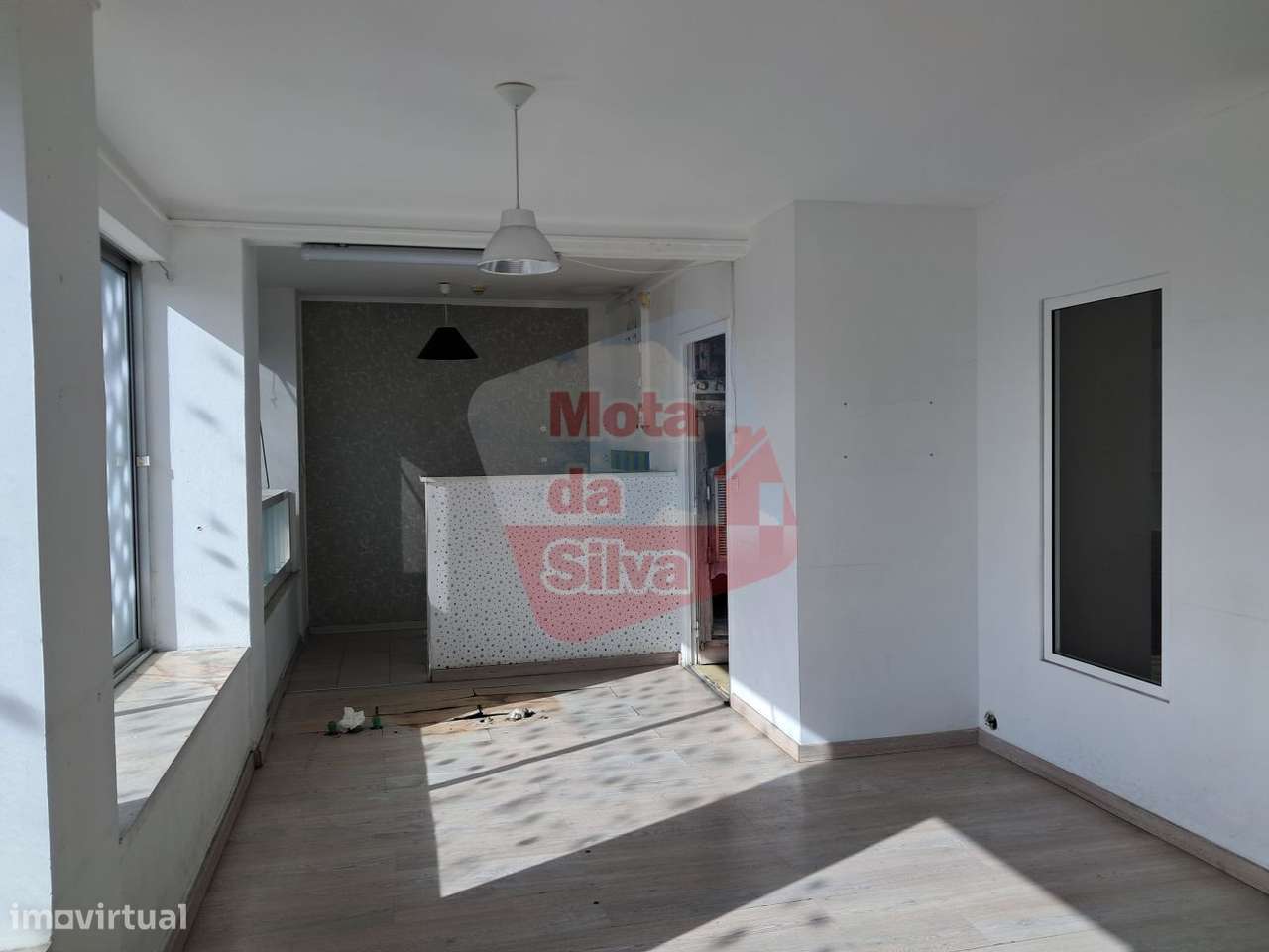 Excelente Loja na Cova da Piedade (Centro Sul) Almada - Grande imagem: 5/12