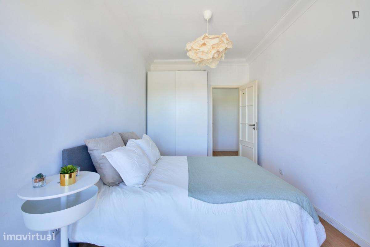 Quarto - localizado em Roma-Areeiro Lisbon - Grande imagem: 5/16