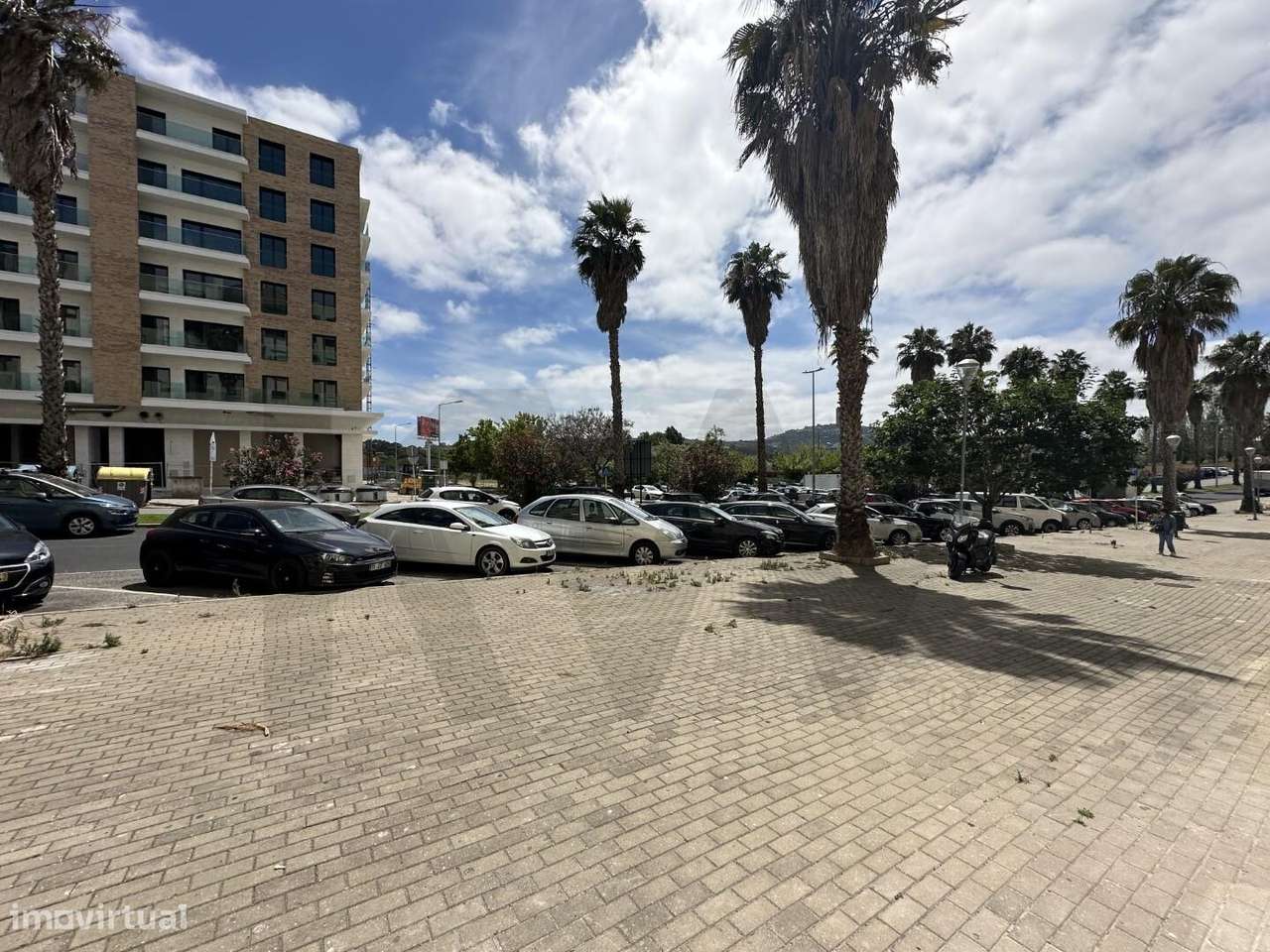 LOJA NA AVENIDA DAS DESCOBERTAS INFANTADO LOURES 180 M2 E 2 ENTRADAS-9