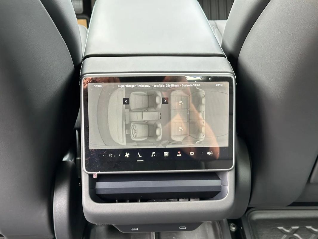 Tesla Model 3 Langstreckenbatterie Allradantrieb Dual Motor - 24