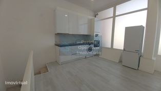 Loja/apartamento remodelada com 3 quartos/divisoes no laranjeiro