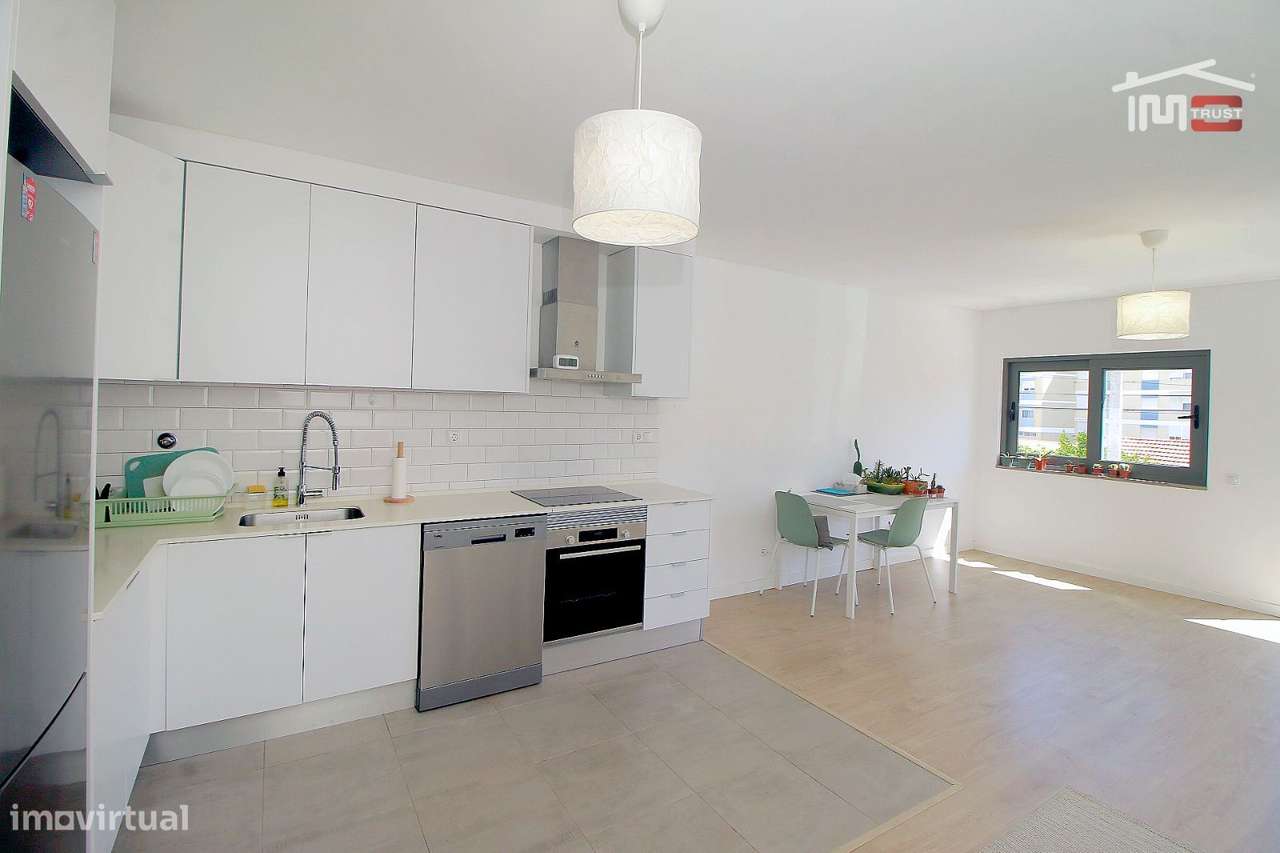 Apartamento T2 Moderno com Open Space e Arrecadação  Margem Sul de ... - Grande imagem: 4/29