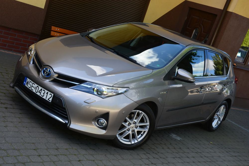 Toyota Auris II Hybrid 135 Comfort 2014