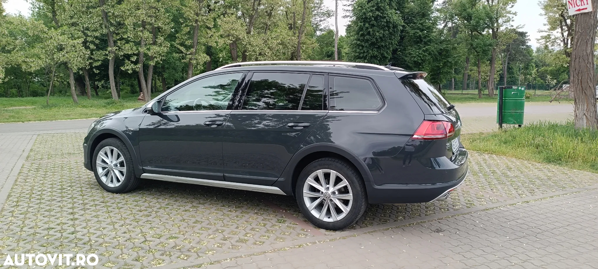 Volkswagen Golf Alltrack 1.6 TDI 4Motion - 4