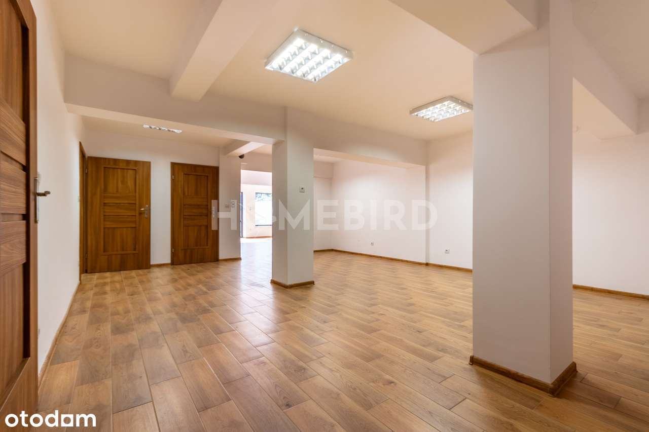 Funkcjonalny lokal usługowy z komfortowym mieszkaniem-17